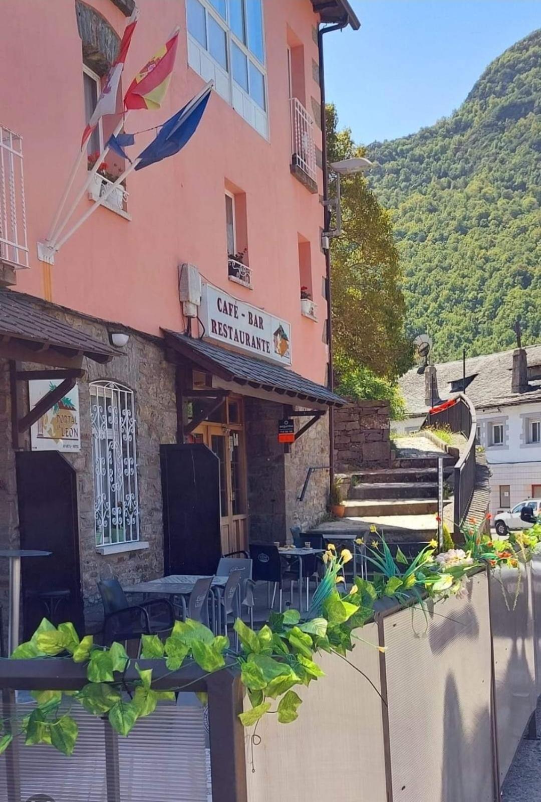 Apartahotel Portal De Leon Caboalles de Abajo Екстериор снимка